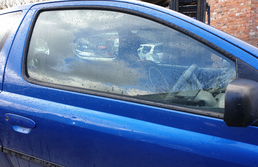 Toyota Yaris Colour Collection Door window glass driver side front